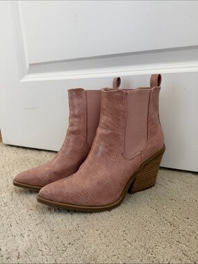 Croc-Embossed Pink Chelsea Ankle Boots with Stacked Heel